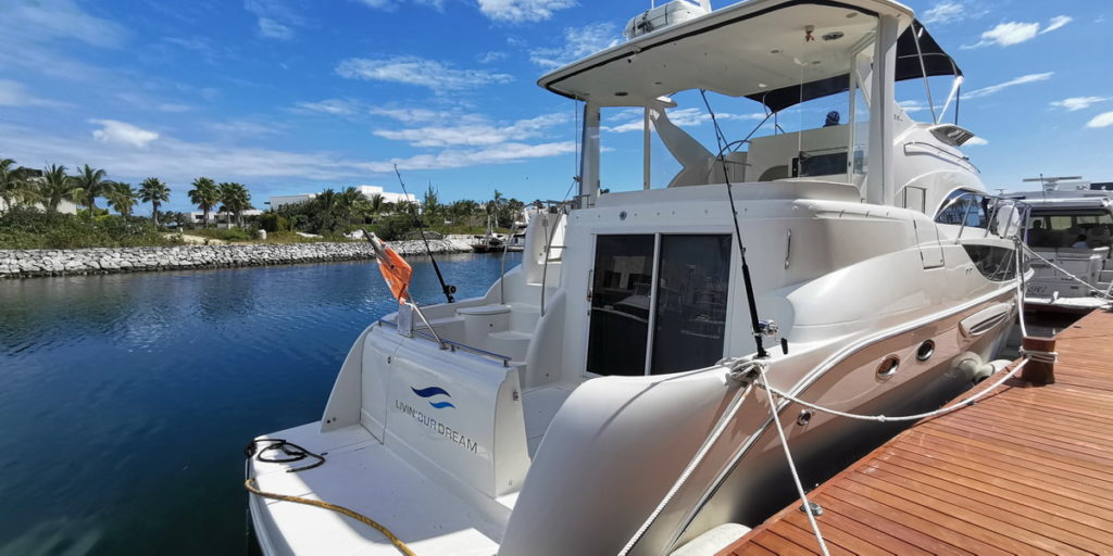 Cancun yacht club Meridian boat