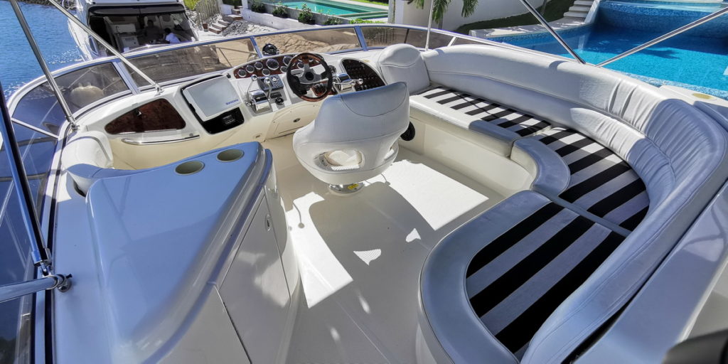 Cancun yacht club Meridian boat