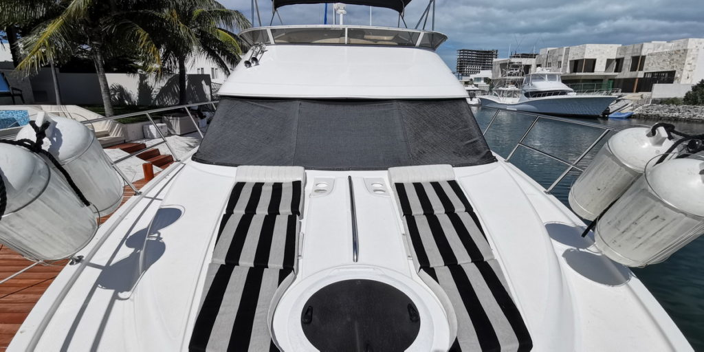 Cancun yacht club Meridian boat