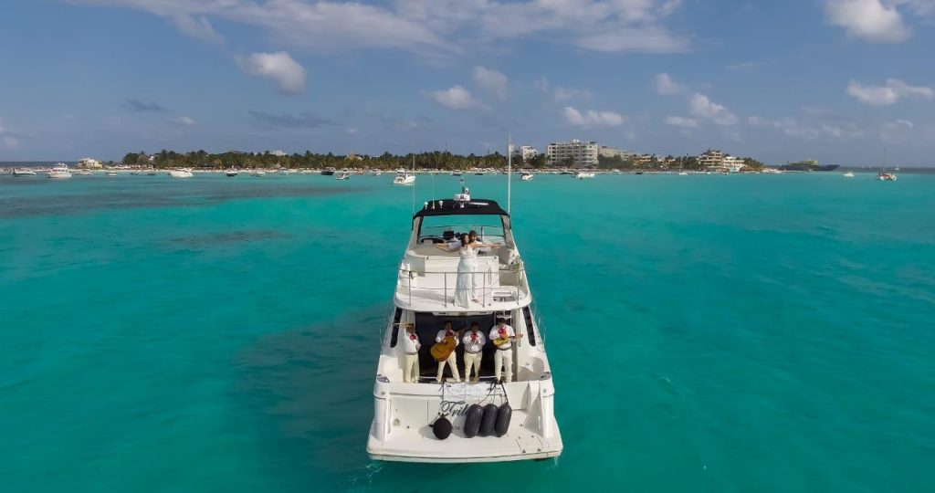 Wedding with Mariachis  on Yacht